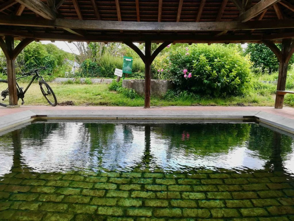 Lavoir et vélo